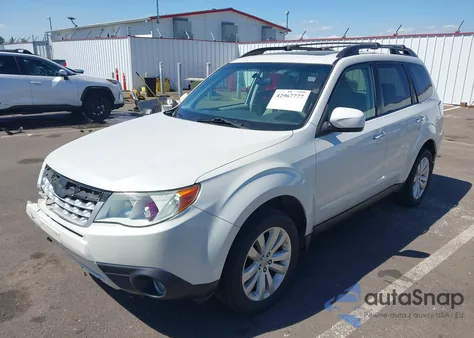 2013 Subaru Forester 2.5X Limited из США, поврежденный, VIN JF2SHAFC5DH433475